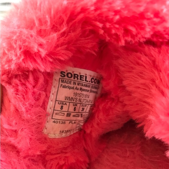 Sorel Neon Pink Fuzzy Mail Run Slippers Machine Washable Size 8 GUC/EUC With Box - Picture 4 of 15